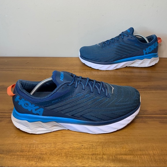 hoka arahi 3 wide mens
